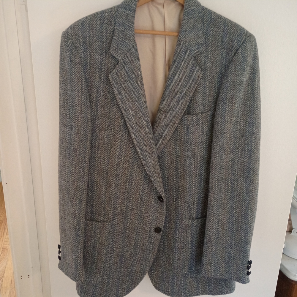 Classic Blue & Gray Herringbone Men's 44R Blazer. 100% Scottish Virgin Wool